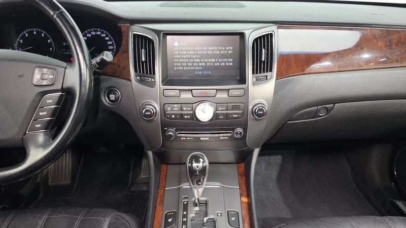 Hyundai Equus