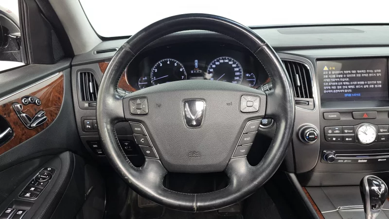 Hyundai Equus
