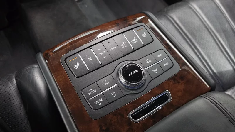 Hyundai Equus