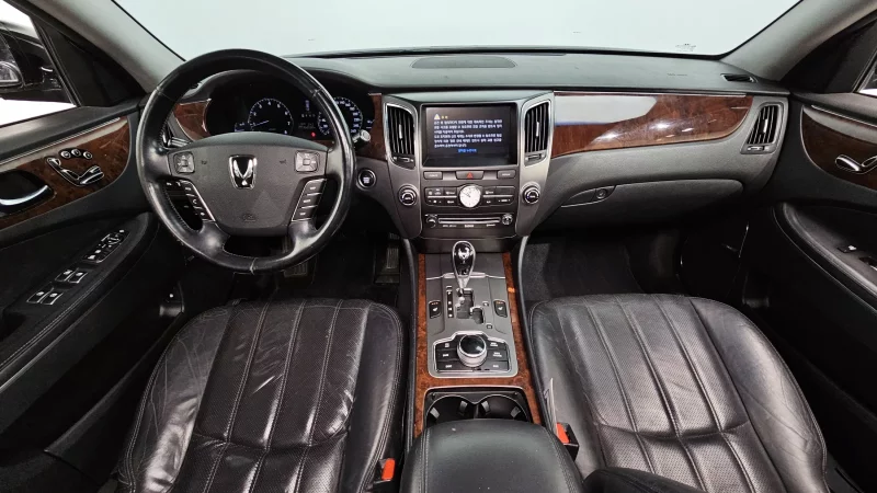 Hyundai Equus