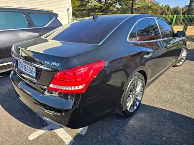 Hyundai Equus