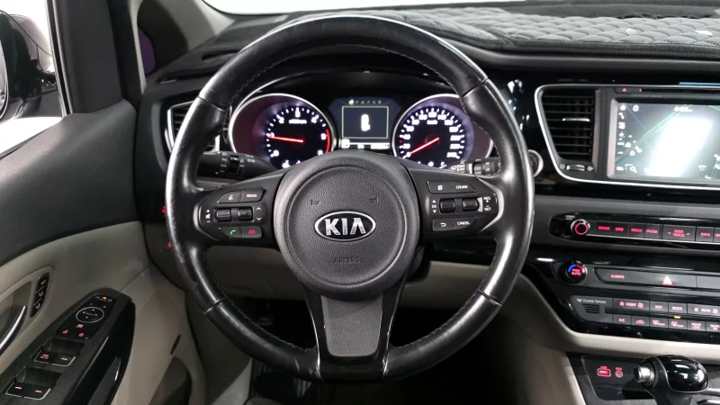 Kia Carnival