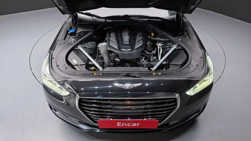 Genesis EQ900