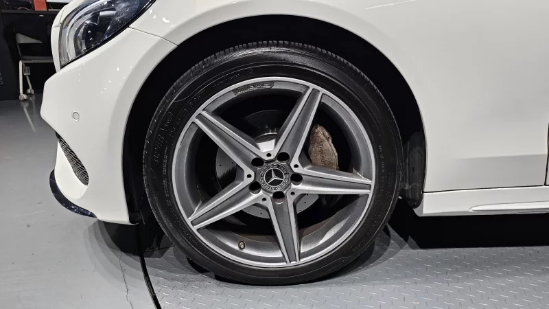 Mercedes-Benz C-Class