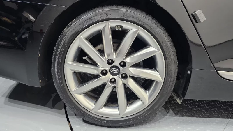 Hyundai Aslan