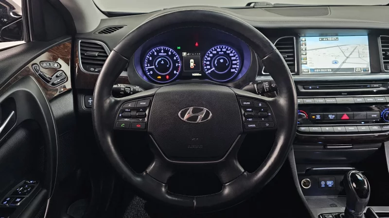 Hyundai Aslan