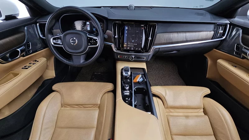Volvo S90