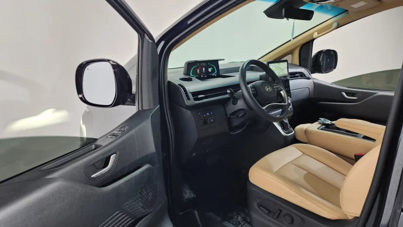Hyundai Staria