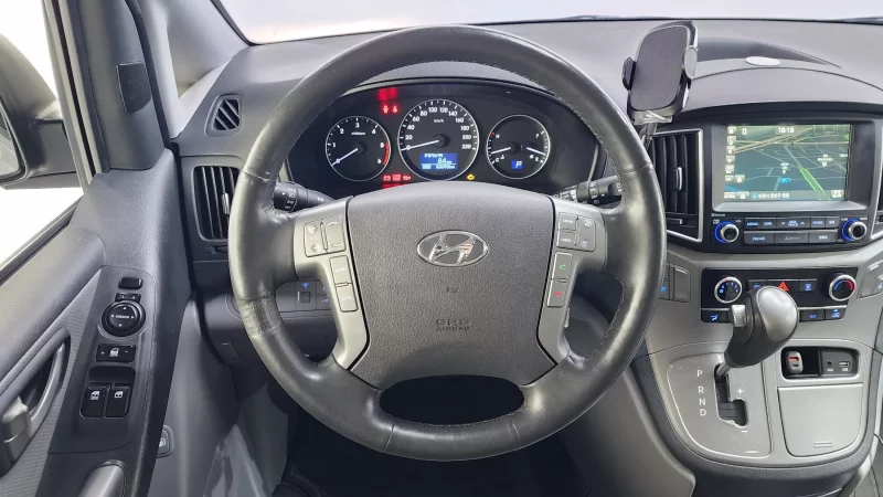 Hyundai Grand Starex