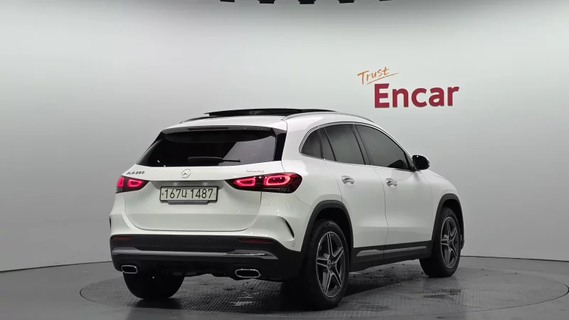Mercedes-Benz GLA-Class