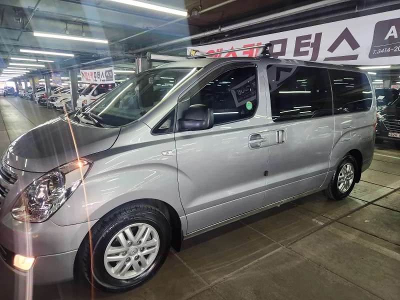 Hyundai Starex