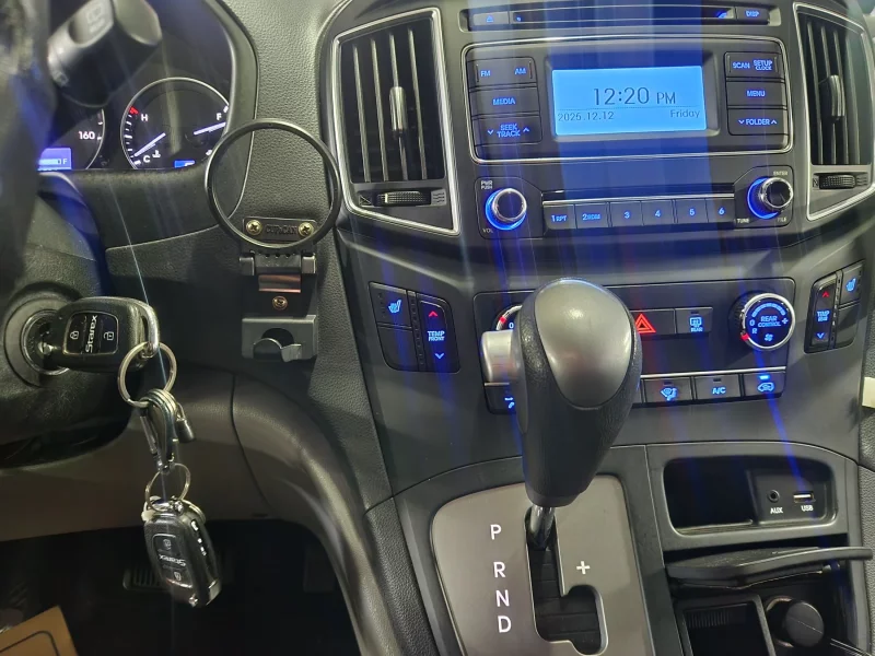 Hyundai Starex