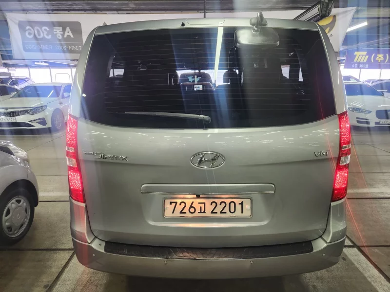 Hyundai Starex