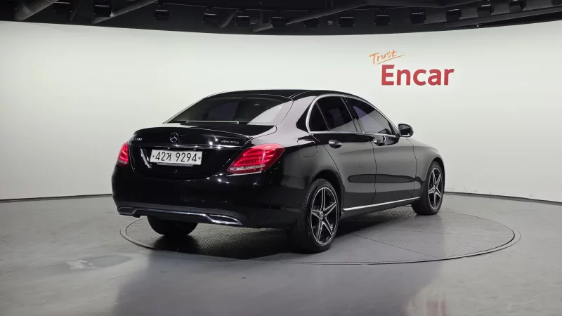 Mercedes-Benz C-Class