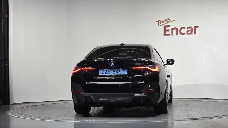 BMW i4