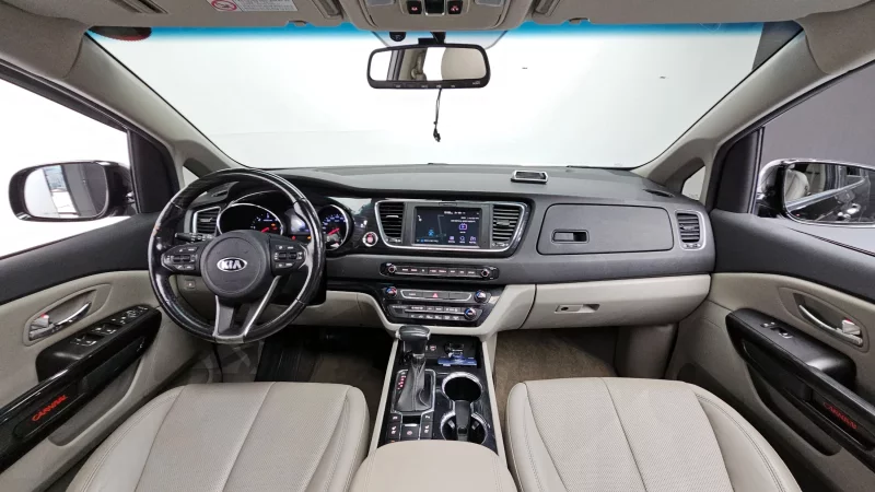 Kia Carnival