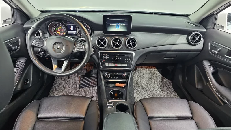 Mercedes-Benz GLA-Class