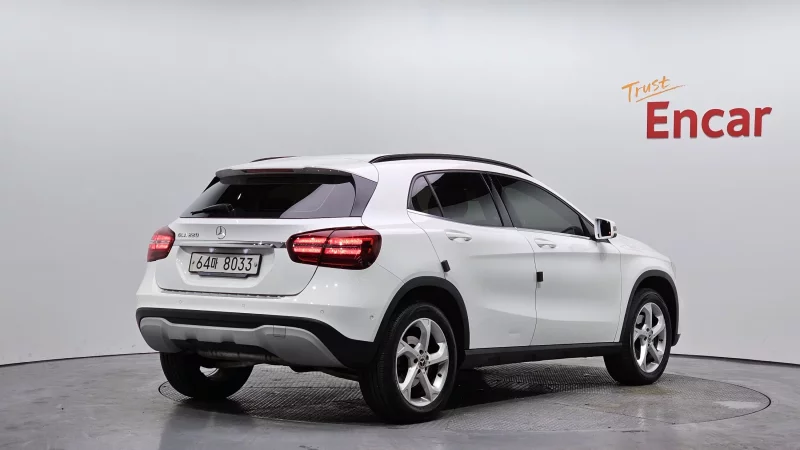 Mercedes-Benz GLA-Class