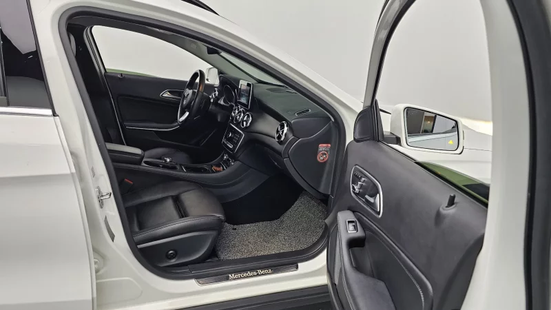 Mercedes-Benz GLA-Class