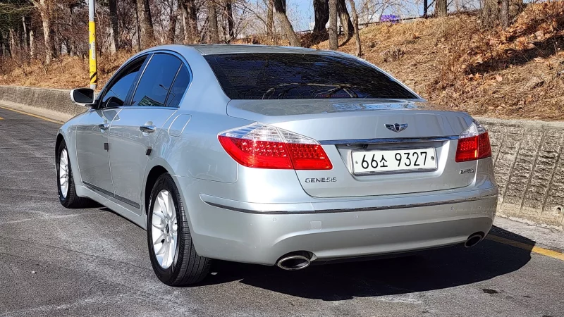 Hyundai Genesis