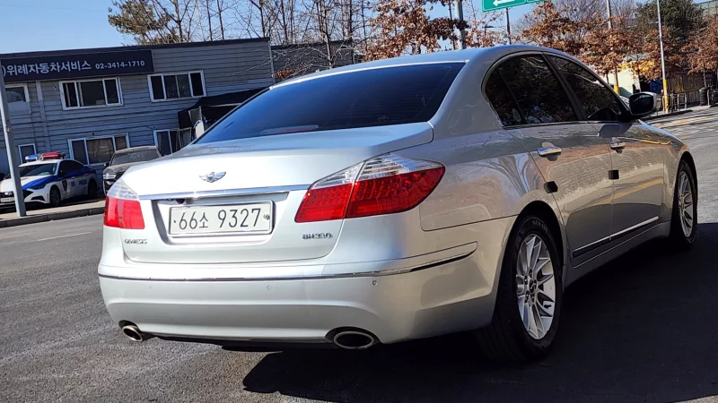 Hyundai Genesis