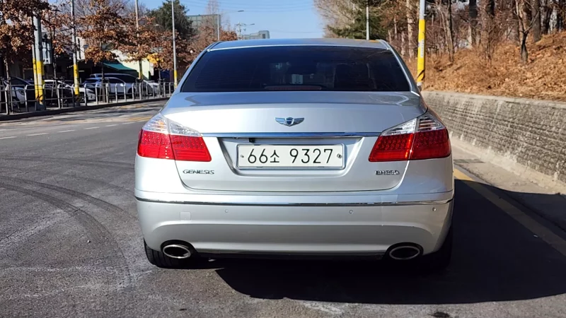 Hyundai Genesis