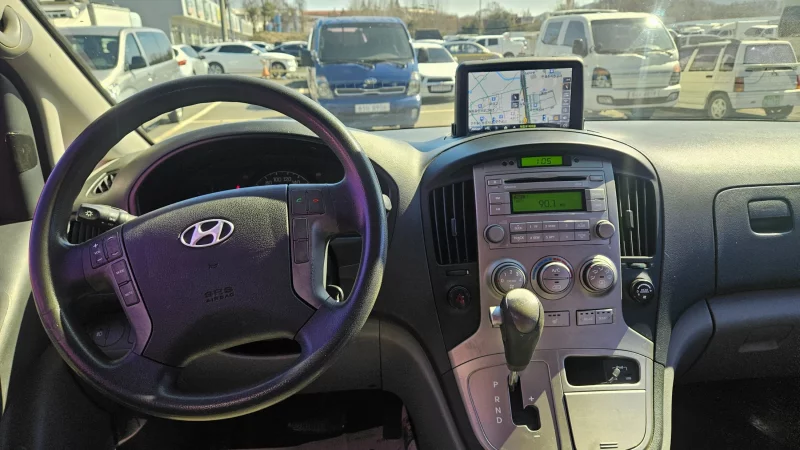 Hyundai Starex