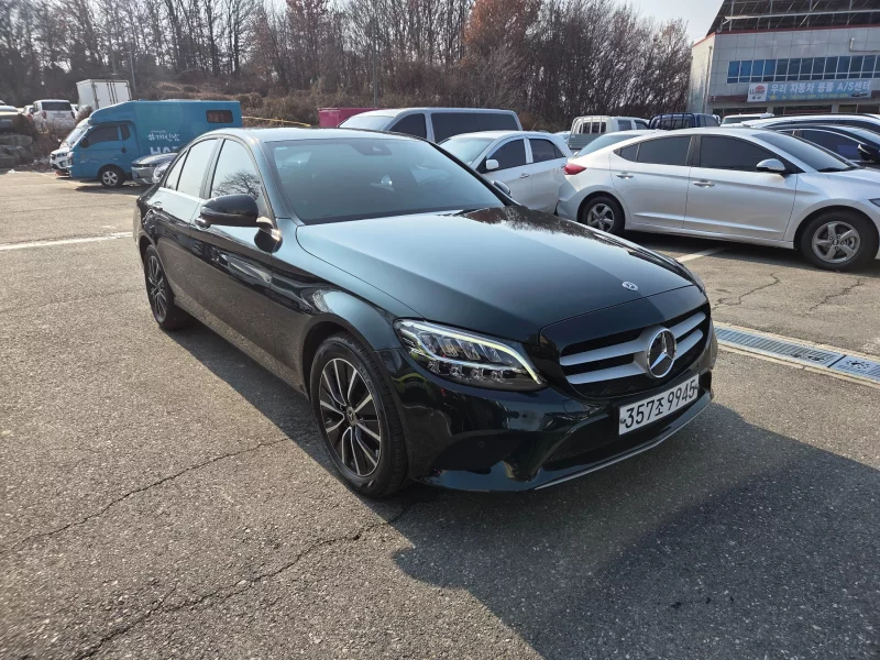 Mercedes-Benz C-Class