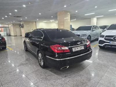 Hyundai Genesis