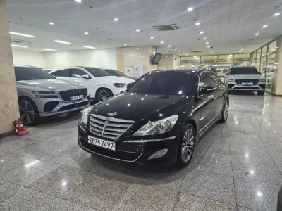 Hyundai Genesis