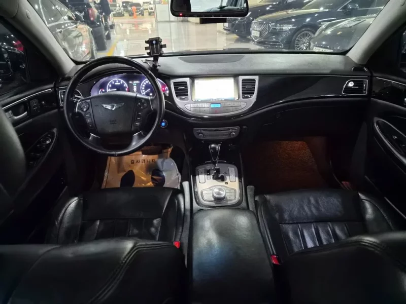 Hyundai Genesis