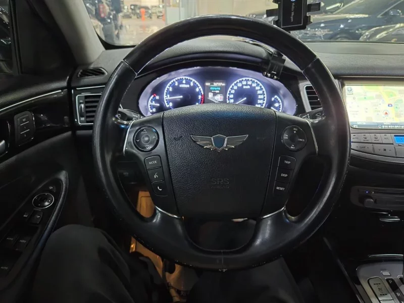 Hyundai Genesis