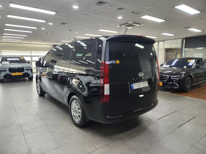 Hyundai Staria