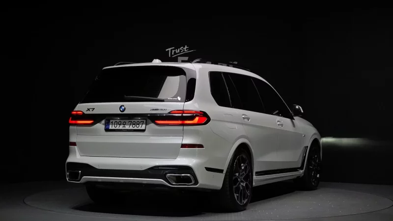BMW X7
