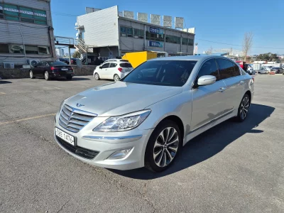 Hyundai Genesis