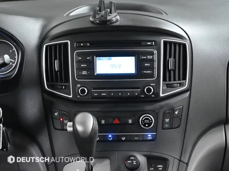 Hyundai Starex