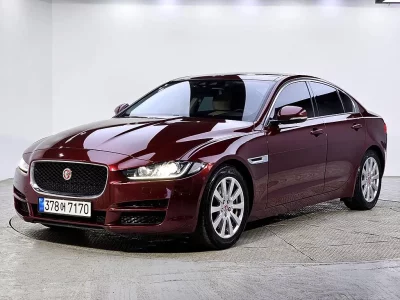 Jaguar XE