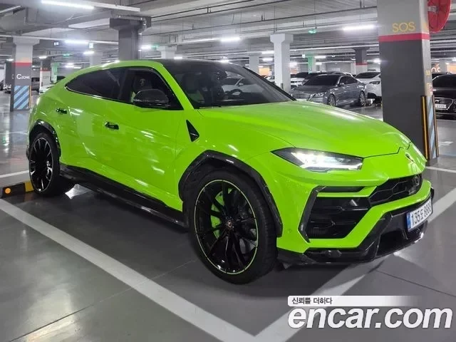 Lamborghini URUS