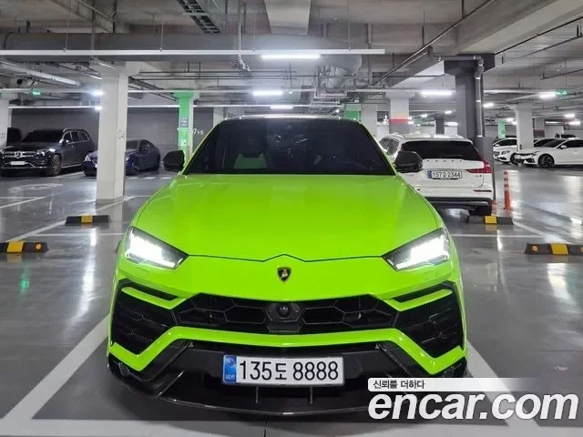 Lamborghini URUS