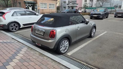 MINI Cooper Convertible