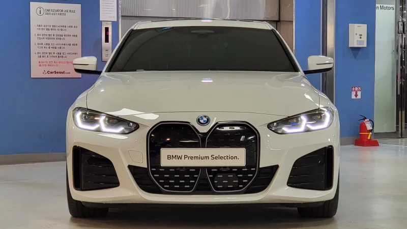 BMW i4