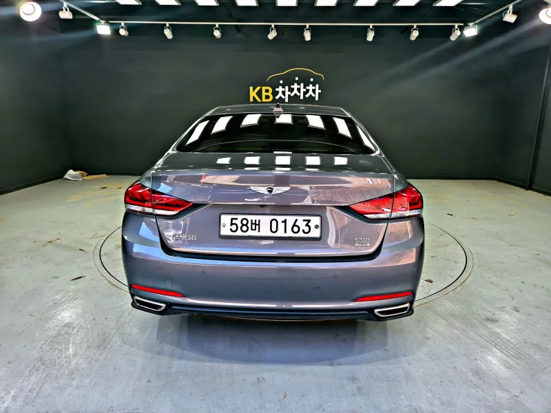 Hyundai Genesis