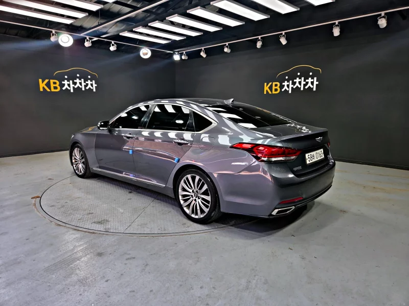 Hyundai Genesis