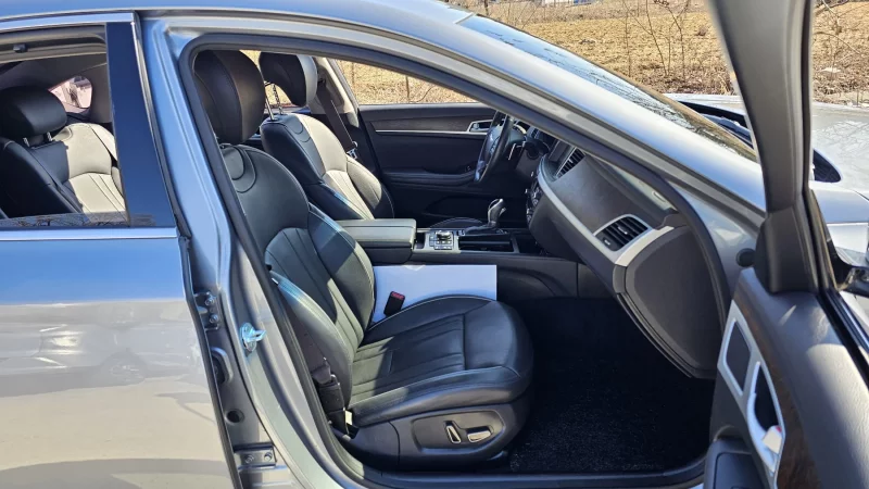 Hyundai Genesis
