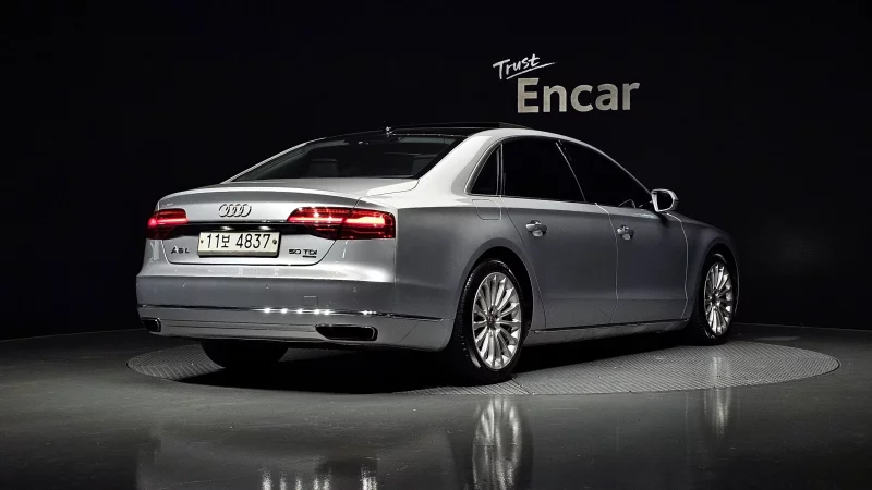 Audi A8