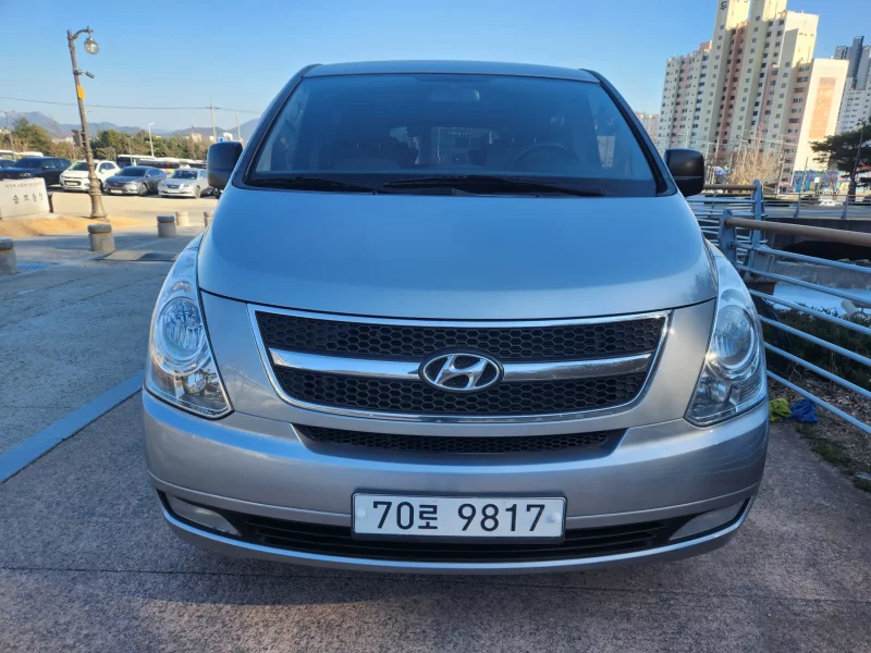 Hyundai Starex