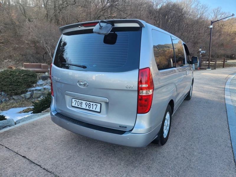 Hyundai Starex