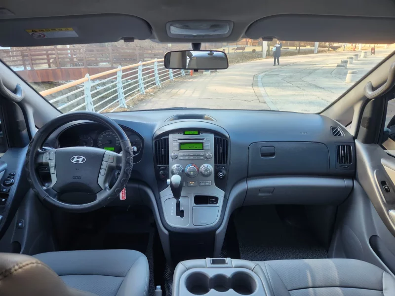 Hyundai Starex