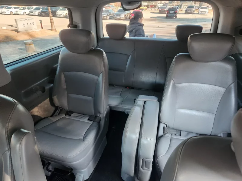 Hyundai Starex