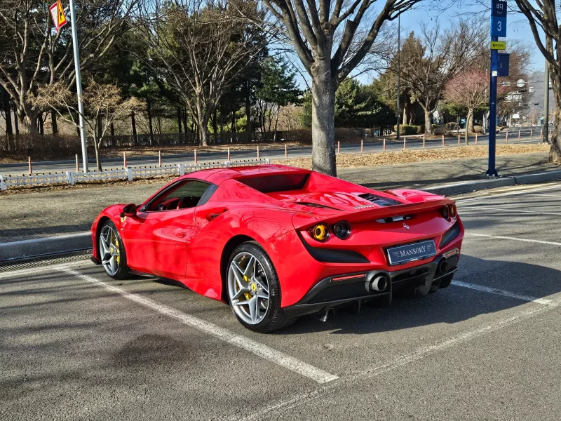 Ferrari F8